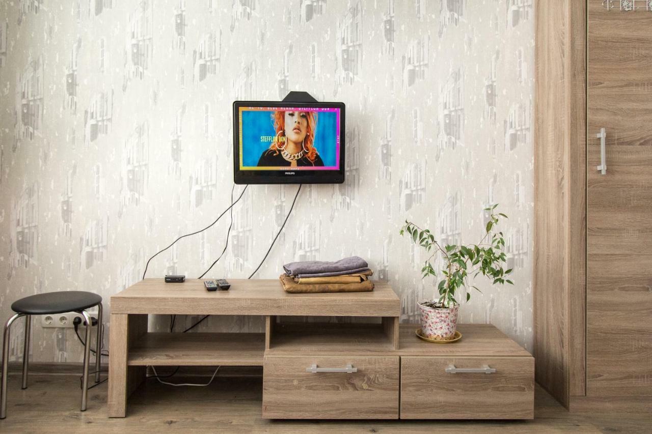 On Nauki Avenue Apartment *